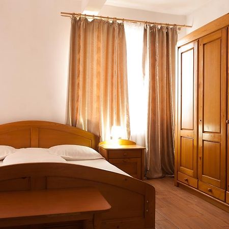 Pension Club Montana Câmpina Exteriör bild