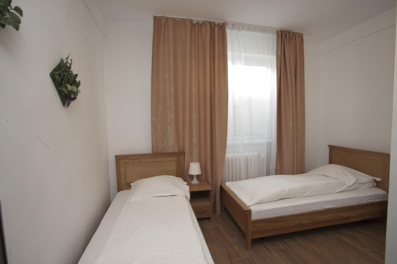Pension Club Montana Câmpina Exteriör bild